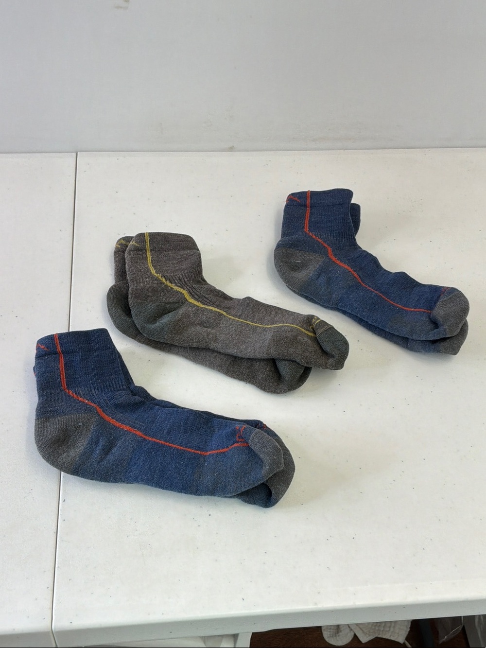 Darn Tough Lot of 3 Merino Sz M 1/4 socks